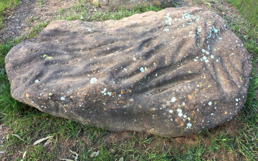 Dubbo Accommodation: Terramungamine Reserve and Rock Grooves - Accommodation,Dubbo Accommodation