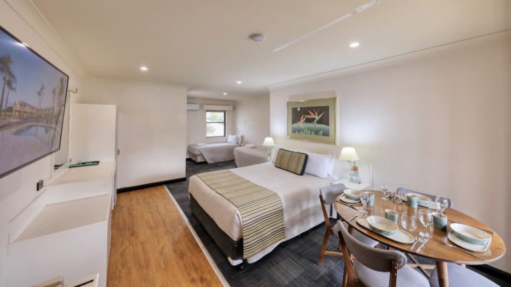 Home - Accommodation,The Palms Motel Dubbo,Dubbo Motel Accommodation,Motel Accommodation,Motel Dubbo