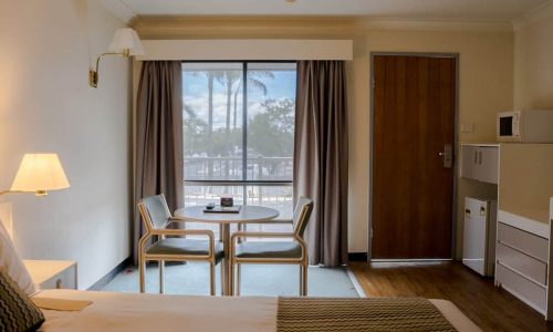 Standard Queen Room Accommodation - The Palms Motel Dubbo